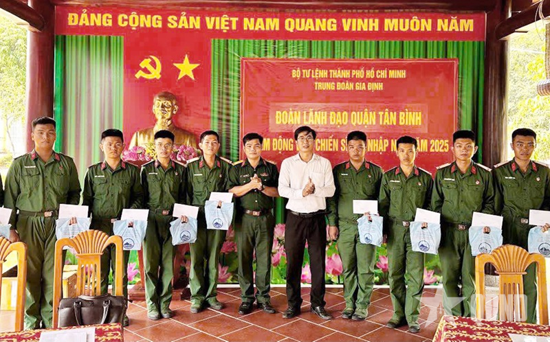 Gắn kết để quản lý, rèn luyện chiến sĩ